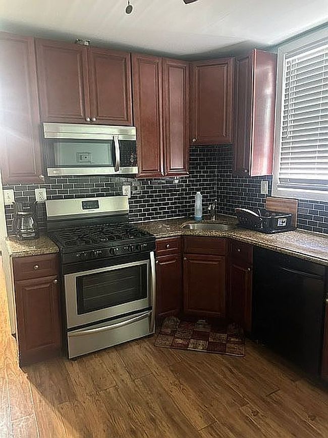 Photo of 113 1/2 Bloomfield Ave, Newark, NJ