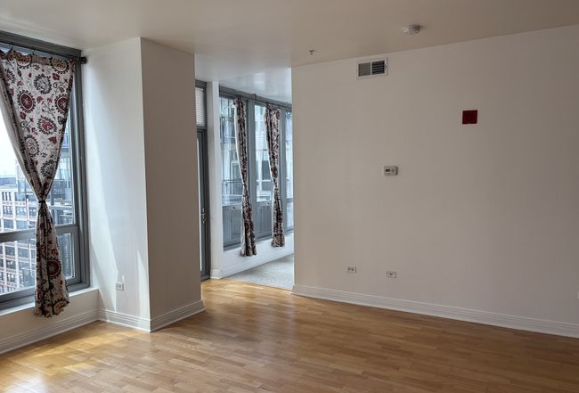 Preview of property located at 565 W Quincy St