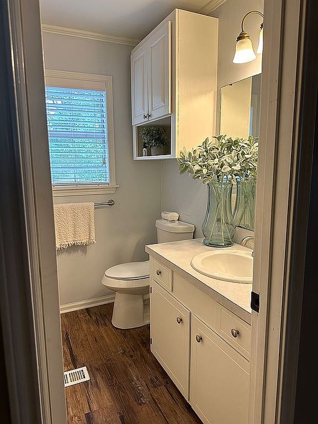 Image of 1130 Woodside Dr