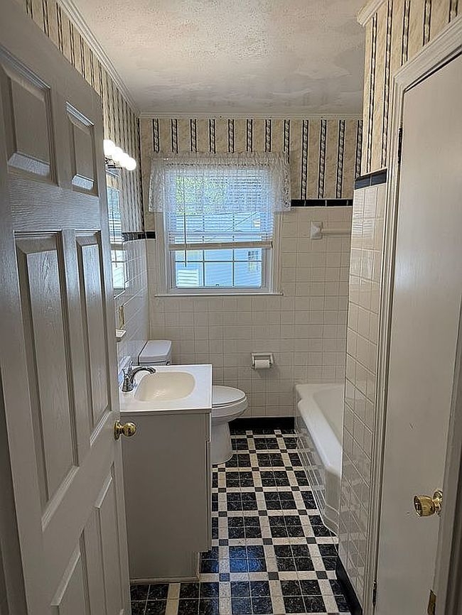 Photo of 1003 Brown St