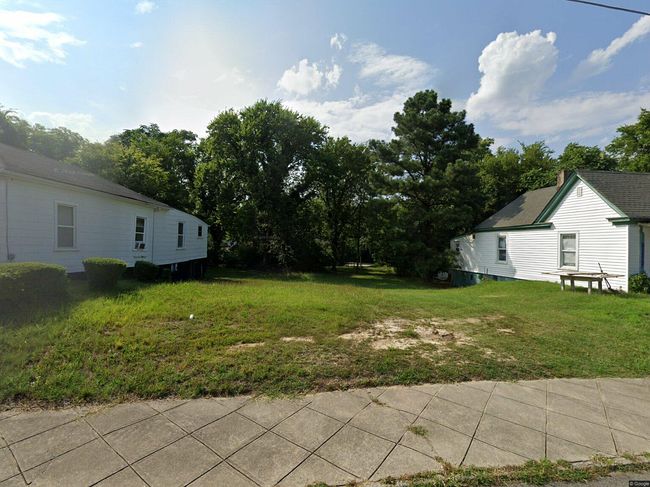 Image of 714 Colquohoun St