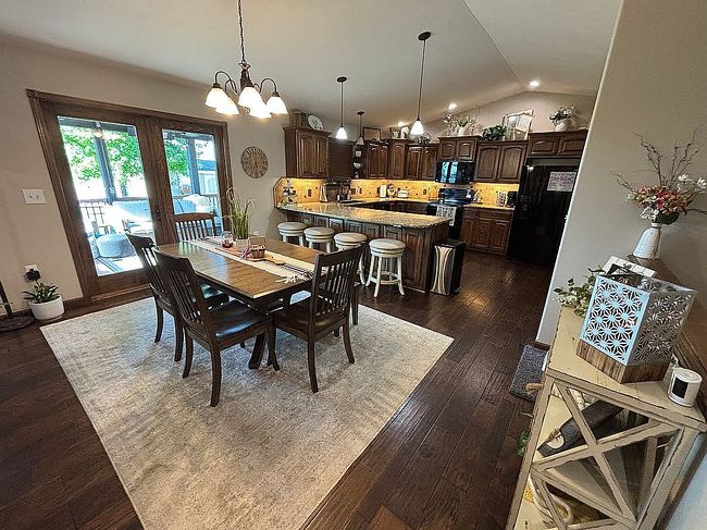 Image of 812 W 32nd Ave