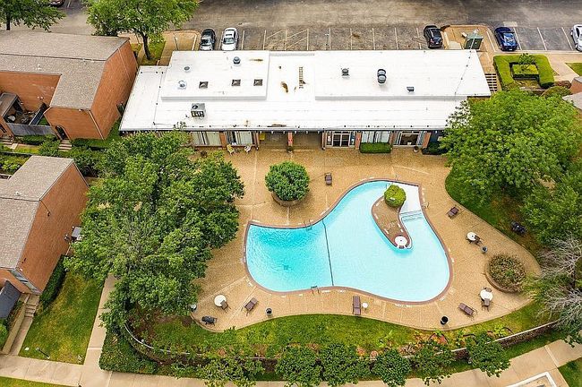 Image of 568 E Avenue J Apt B