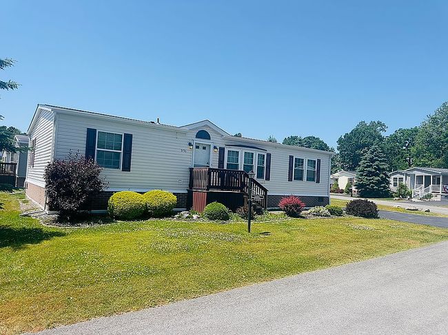 Photo of 9756 Kingsthorpe Ter, Clarence, NY