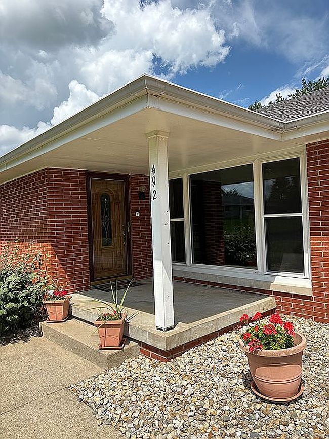 Additional photo 3 of property located at 492 Manor Dr