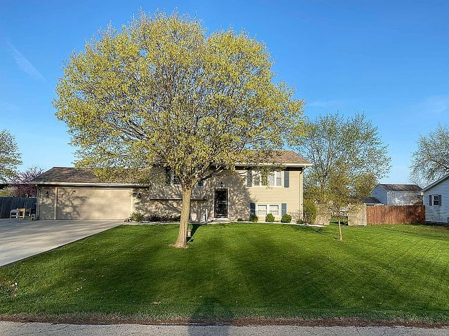 Image of 1464 Rivard Dr