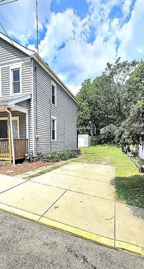 Additional photo 3 of property located at 524 E Washington St