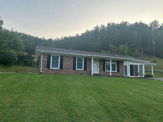 Photo of 123 Clearwater Ln, Galax, VA