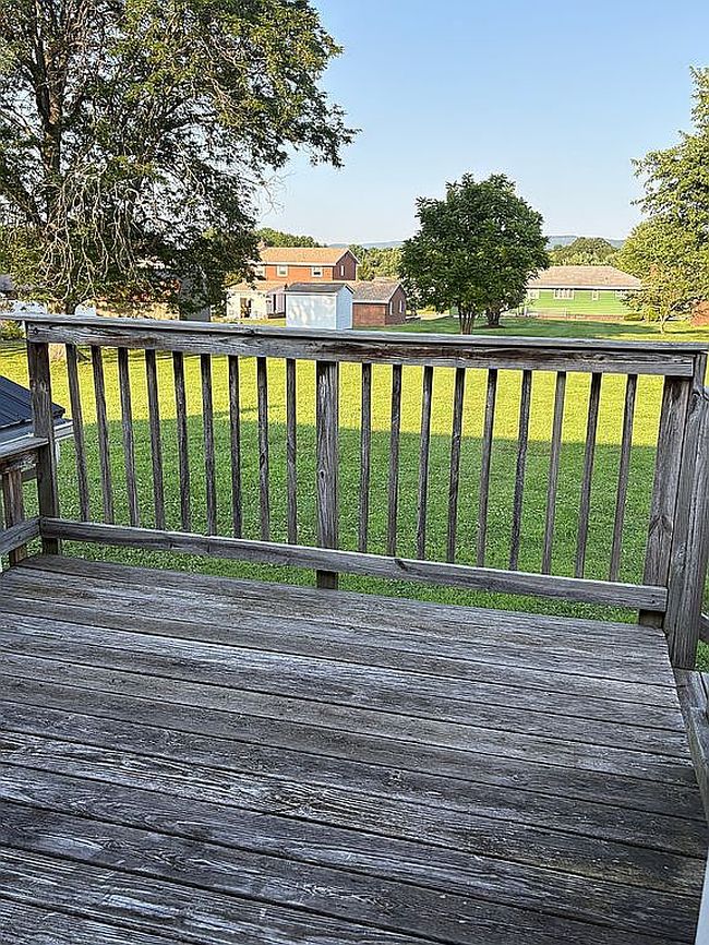 Photo of 1524 Longview Dr, Latrobe, PA