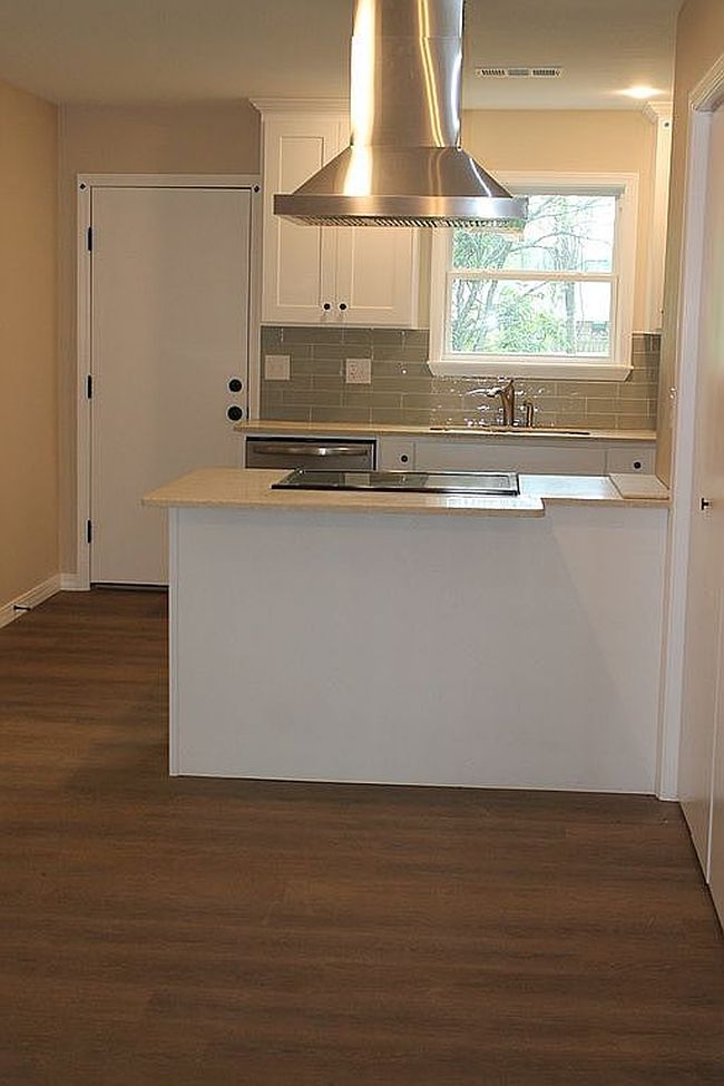 Image of 411 Park St