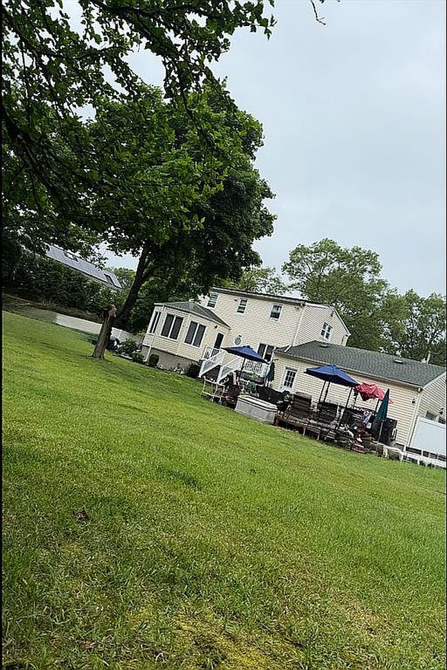 Photo of 20 Wainwright St, Ronkonkoma, NY