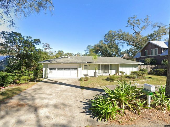 Photo of 102 Demere Oaks Cir