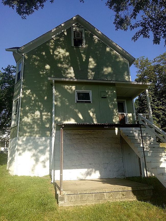 Photo of 369 Logan Ave, Sharon, PA