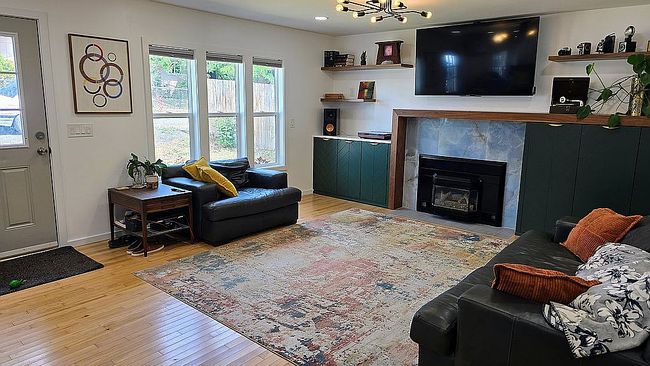 Photo of 440 W Cochrane Ct, Roseburg, OR