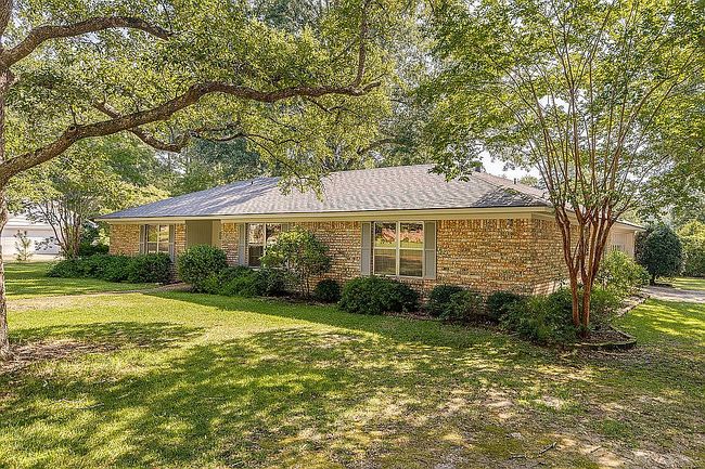 Preview of property located at 2300 Azalea Dr