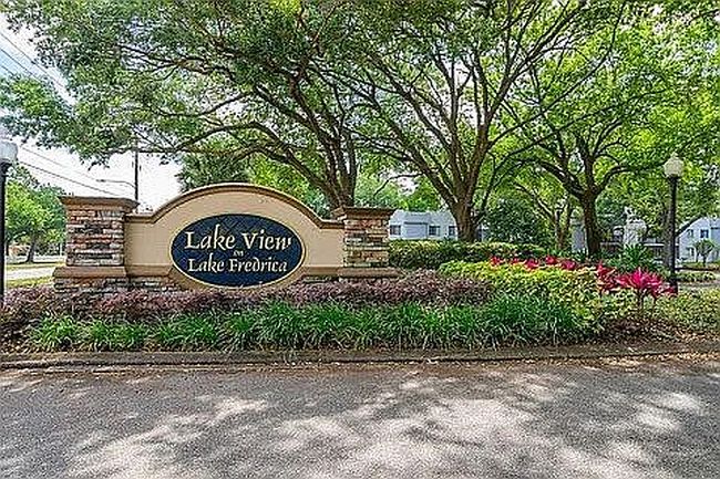 Image of 2650 Oak Park Way #103