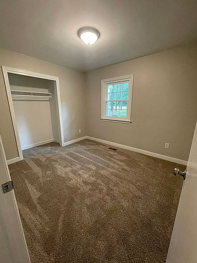 Photo of 313 Graydon Cir, Waverly, VA