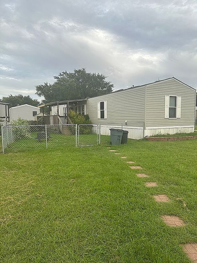 Photo of 156 Oak Run, College Station, TX