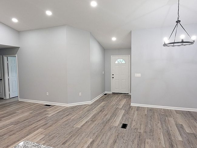 Photo of 1276 Hidden Creek Cir, Hickory, NC