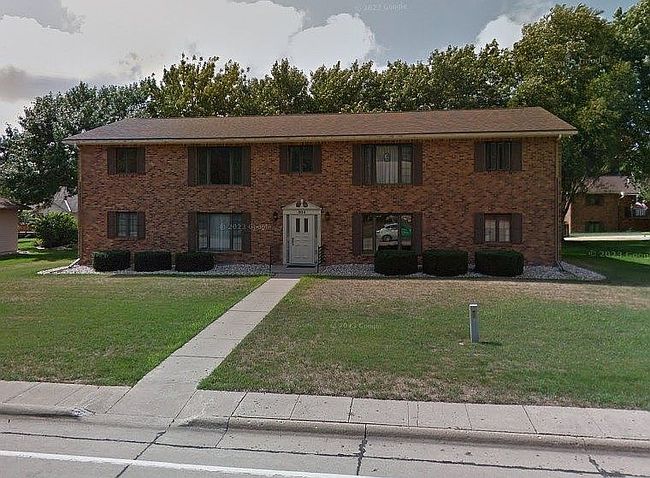Image of 604 2nd St Se #3