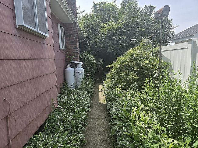 Photo of 27 Leo Ln, Deer Park, NY