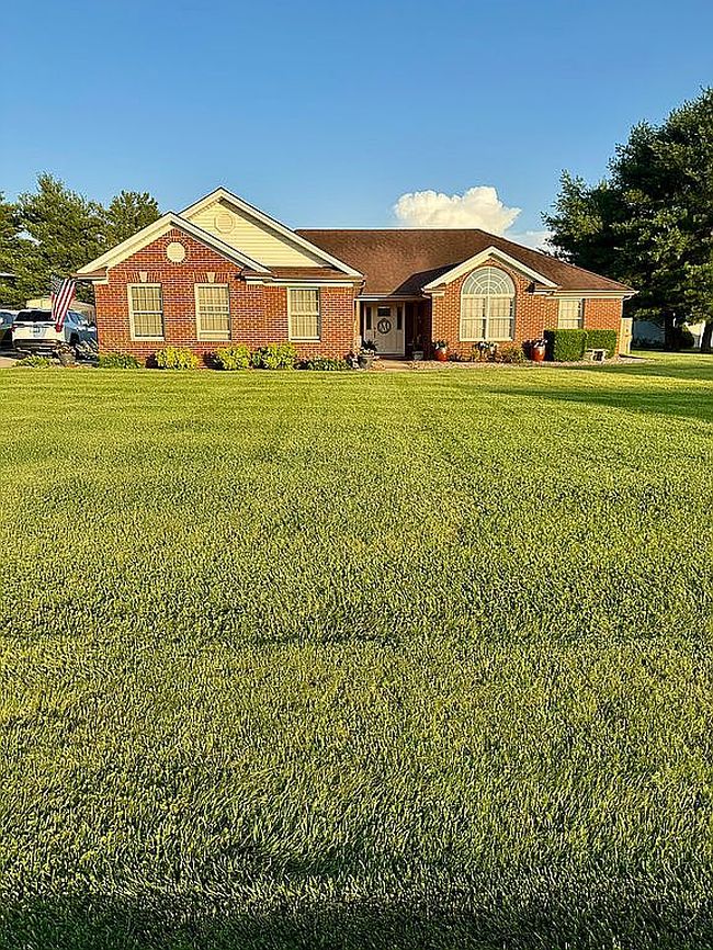 Photo of 200 Harman Dr, Hodgenville, KY