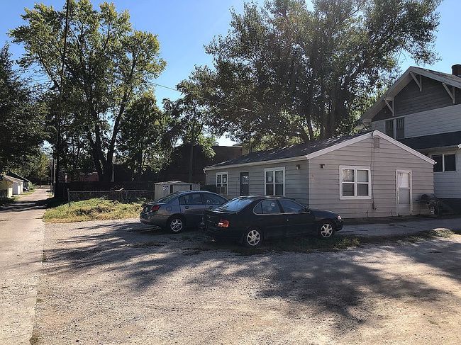 Photo of 3833 6th Ave, Des Moines, IA