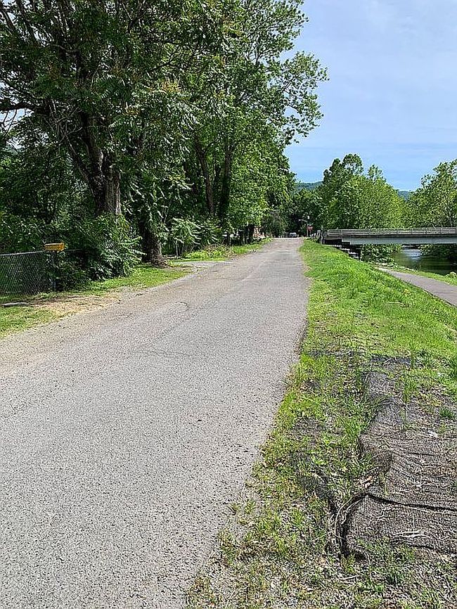 Image of 401 E River Blvd