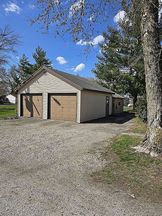 Photo of 510 Lincoln St, Lerna, IL