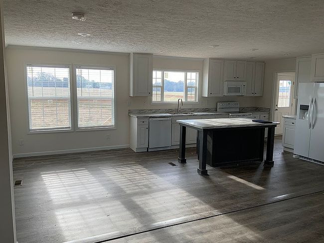 Additional photo 2 of property located at 197 Burleson Point