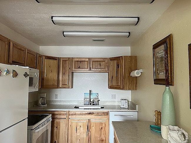 Additional photo 3 of property located at 8584 111th St Apt 308