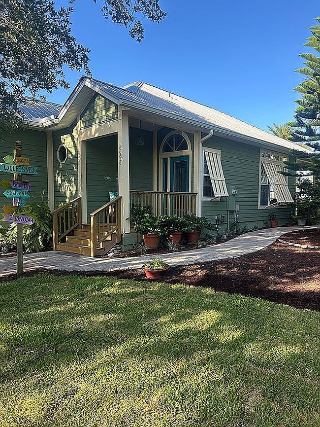 Image of 6698 Putnam St