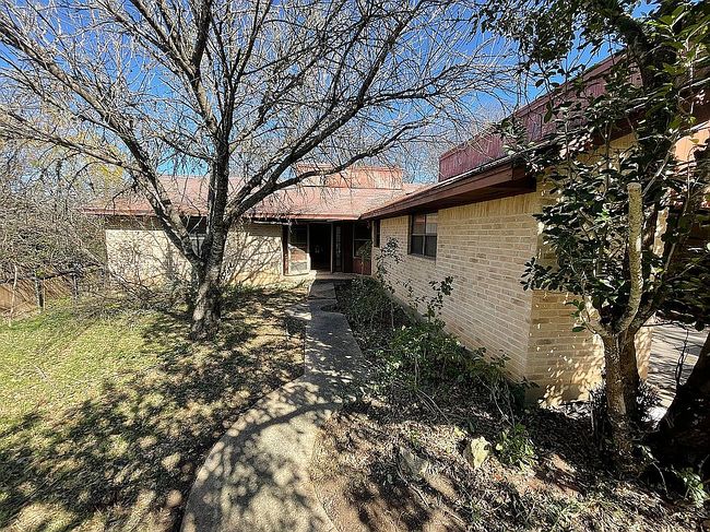 Photo of 109 Hill Dr, San Marcos, TX