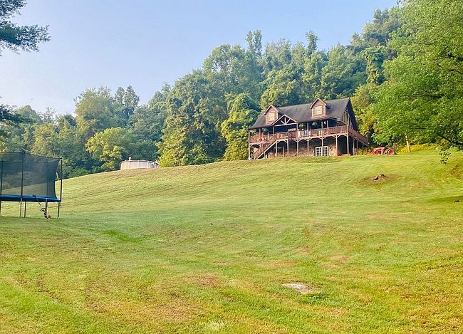 Photo of 1700 Saltwell Rd, Shinnston, WV