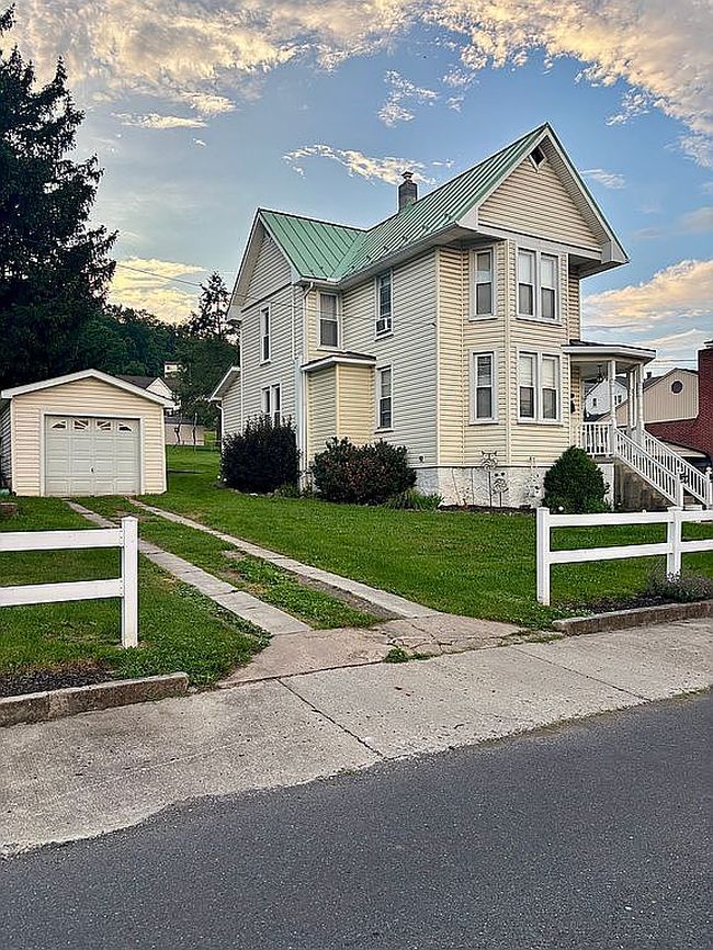 Photo of 443 Walnut St, Westernport, MD