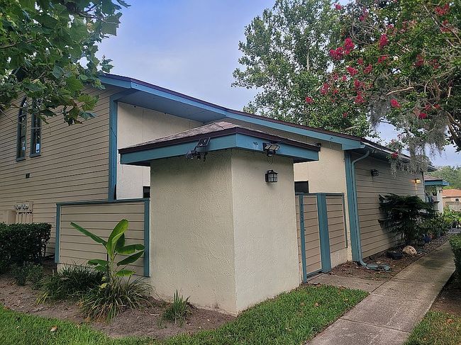 Photo of 1702 Challenger Ct W #1702, Jacksonville, FL