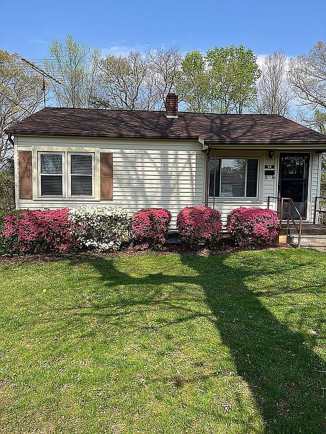 Photo of 44 Ridgecrest Dr