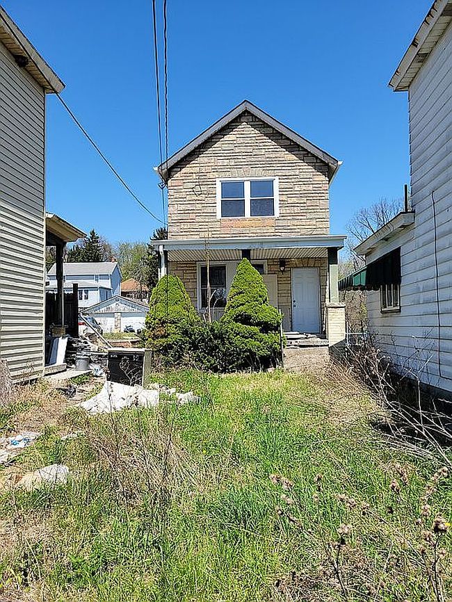 Photo of 475 Saint Nicholas Dr, Donora, PA