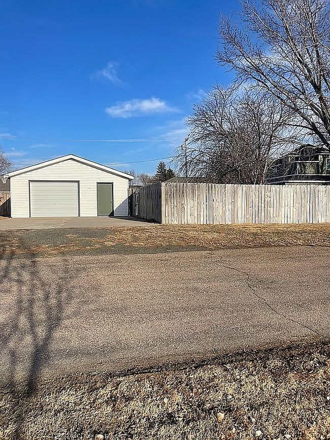 Image of 309 W 3rd Ave