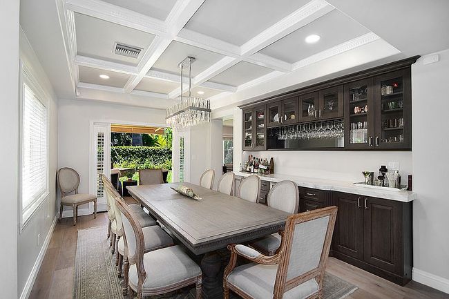 Photo of 4941 Aqueduct Ave, Encino, CA