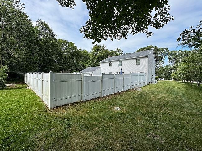 Photo of 163 Briar Hill Rd, Groton, CT