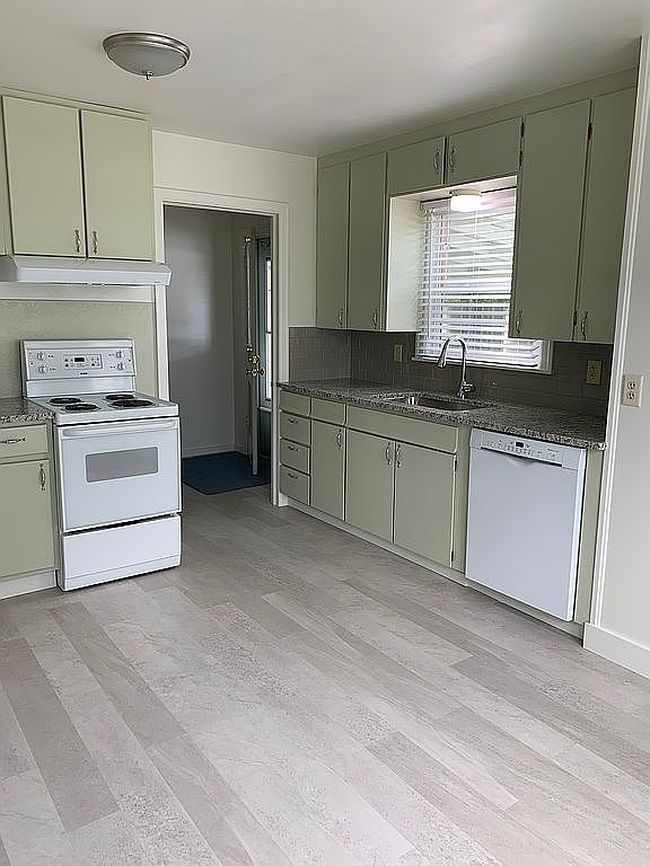 Photo of 712 E Main St, Hermiston, OR