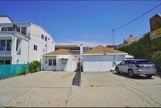 Photo of 1611 Oriental Blvd, Brooklyn, NY