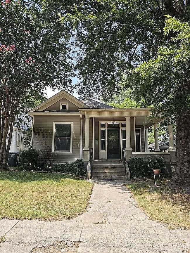 Photo of 2030 Linden Ave