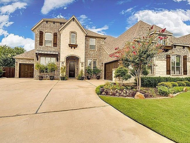Photo of 404 Bennington Ln, Keller, TX