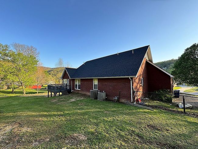 Photo of 949 Hill St, Jellico, TN