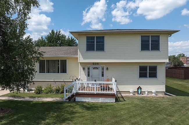 Photo of 506 Linn St, Fairfax, IA