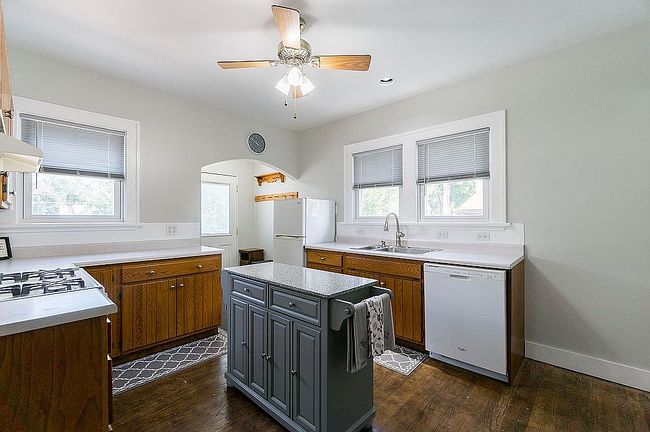 Photo of 310 35th St Ne, Cedar Rapids, IA