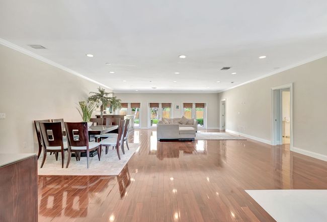 Photo of 3913 Sherwood Blvd