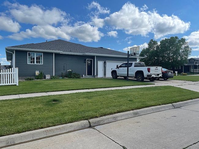 Photo of 1004 Woodcrest St, Norfolk, NE